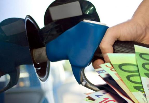 Καύσιμα: Oικονομική επιβάρυνση στους καταναλωτές κατά €64.609