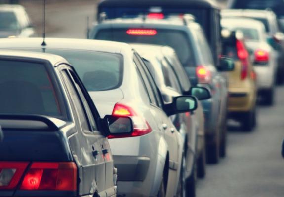 Λύνεται με υπογραφές το κυκλοφοριακό; Ας ψηφίσουμε για να μάθουμε