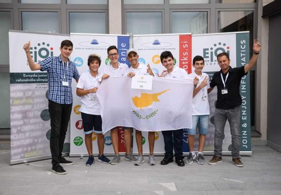Τέσσερις κύπριοι μαθητές επέστρεψαν με ισάριθμα μετάλλια
