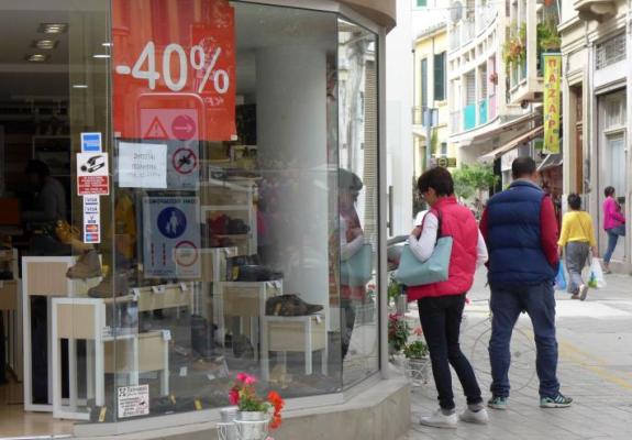 Συνεχίζει την άνοδο ο τζίρος του λιανικού εμπορίου