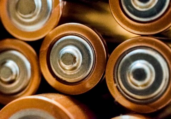 Οκτώ στους δέκα Κύπριους ανακυκλώνουν μπαταρίες