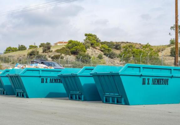 Τα πράσινα σημεία έχουν μετατραπεί σε σκουπιδότοπους
