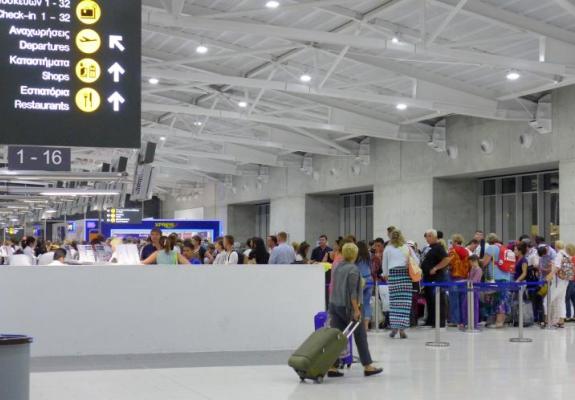 Eπισκέφθηκε το Αεροδρόμιο Λάρνακας o Υφυπουργός Τουρισμού
