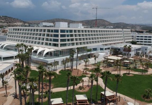 Εντυπωσιάζουν τα νέα πολυτελή ξενοδοχεία της Κύπρου