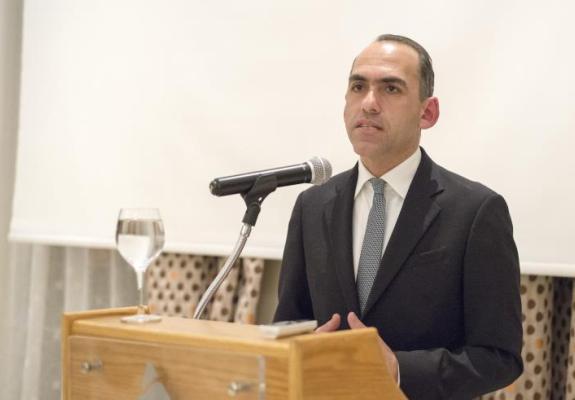 ΥΠΟΙΚ: Αναγκαία η επιβάρυνση του χρέους