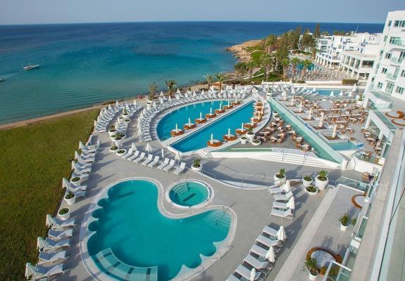Στα καλύτερα της Ευρώπης τα ξενοδοχεία της Louis Hotels