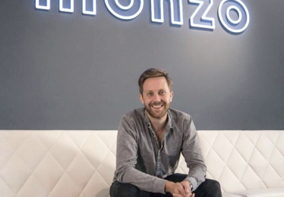 H Monzo ετοιμάζεται για το κλαμπ των μονόκερων!