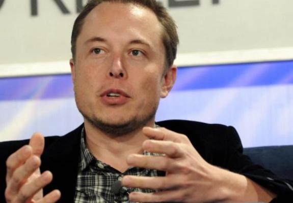 Το φιλανθρωπικό ίδρυμα του Musk κάνει δωρεές σε συγγενείς του