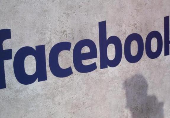 Έως και 2,7 Ευρωπαίοι έχουν επηρεαστεί από τις διαρροές στο Facebook