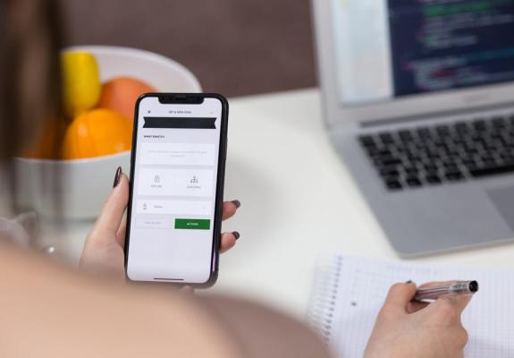 H Apple ανακοίνωσε τον σχεδιασμό τριών νέων Iphones