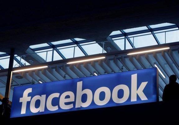 Facebook: «Χτυπά» τις εφαρμογές διαδικτυακών γνωριμιών