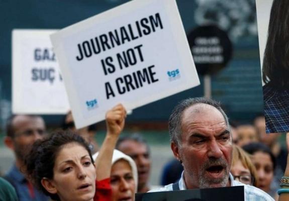 Αυξάνεται ο αριθμός των φυλακισμένων δημοσιογράφων παγκοσμίως