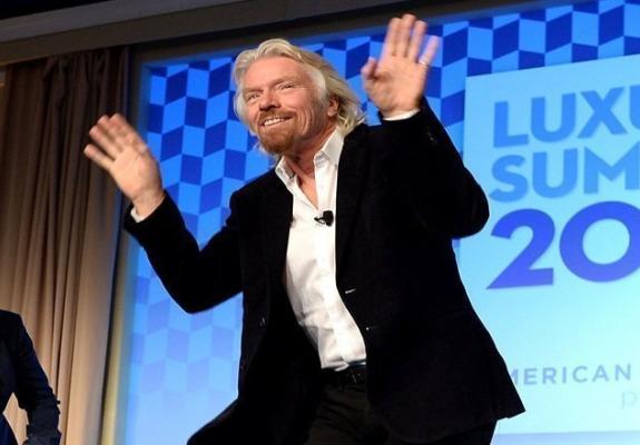 Ο Richard Branson θέλει να κερδίσει τον Jeff Bezos στην κούρσα του διαστήματος