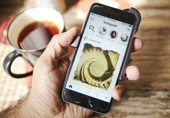 Instagram: Επαναφέρει την χρονολογική σειρά