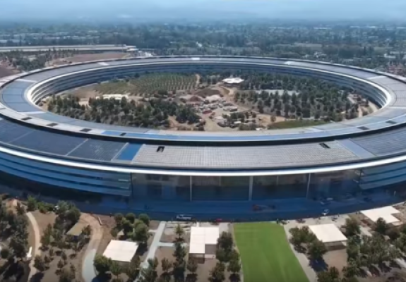 Οι επενδυτές παραμένουν πιστοί στην Apple