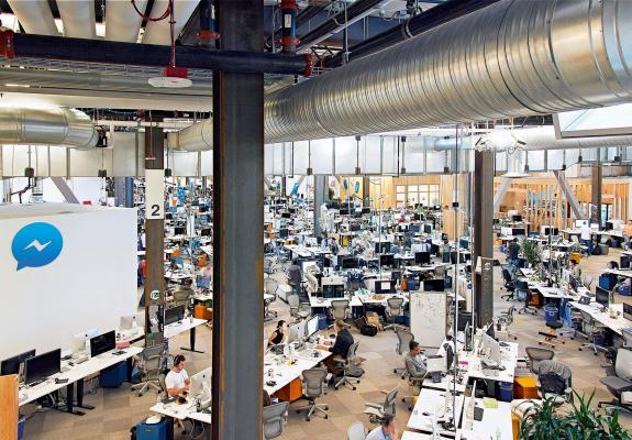 Facebook: Φέρεται να επέτρεπε πρόσβαση στα μηνύματα των χρηστών