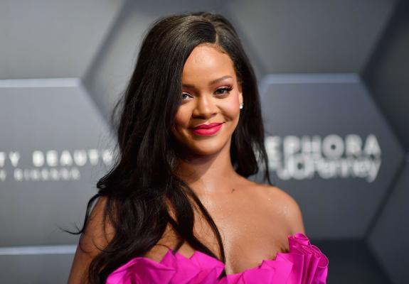Rihanna: Η πλουσιότερη τραγουδίστρια στον κόσμο