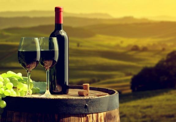 Ρεκόρ δεκαπενταετίας στην παγκόσμια παραγωγή κρασιού