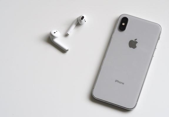 Apple: Το μικρό αξεσουάρ με την μεγάλη επιχειρηματική αξία