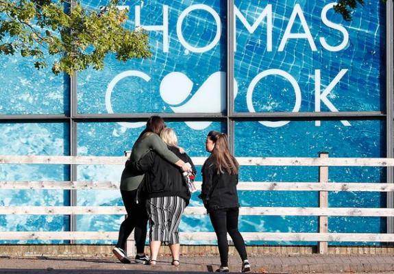 Thomas Cook: Διαδίκτυο και κλιματική αλλαγή οδήγησαν σε χρεωκοπία