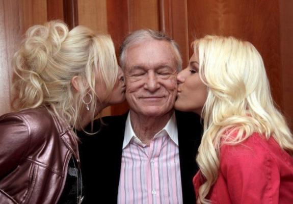 Playboy: Η οικογένεια του Hugh Hefner πουλάει τις υπόλοιπες μετοχές της