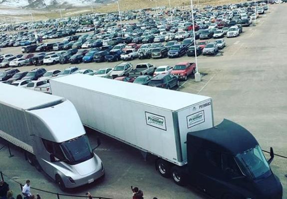 Ο Tesla Semi έκανε το πρώτο του ταξίδι