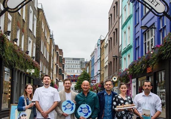 Η διάσημη Carnaby Street συμμαχεί με μια «Μπλε Χελώνα»