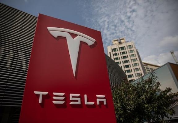 5 δις. δολάρια «ρίχνει» η Tesla στην Κίνα