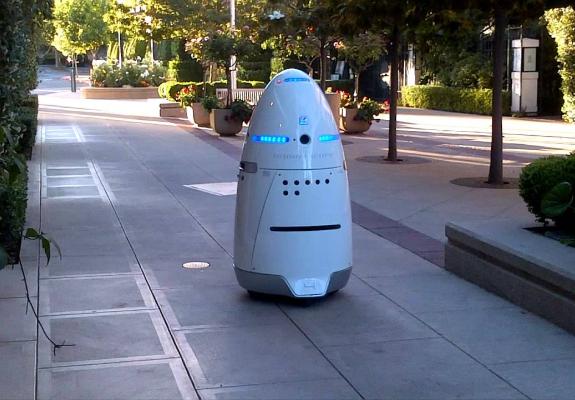 Στην Καλιφόρνια, ένα robot περιπολεί στους δρόμους