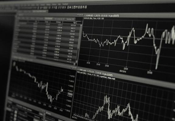Wall Street: Σε ελεύθερη πτώση Facebook, Apple, Amazon