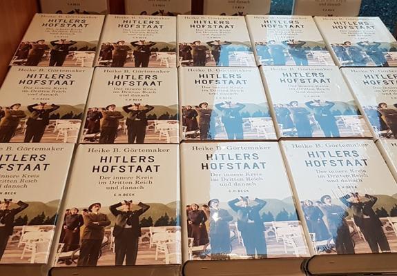 Hitlers Hofstaat:Το καινούριο αποκαλυπτικό βιβλίο για τον Χίτλερ