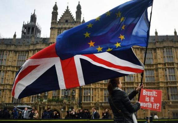 Brexit: Παράταση ζήτησε η May