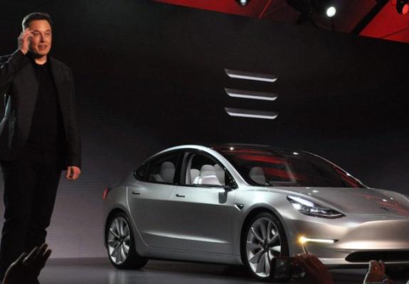 Βουτιά της τάξεως του 30% βλέπει για Tesla η Goldman Sachs