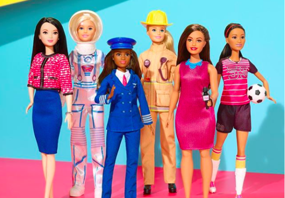 Η 60χρονη Barbie, θα λάβει το βραβείο CFDA