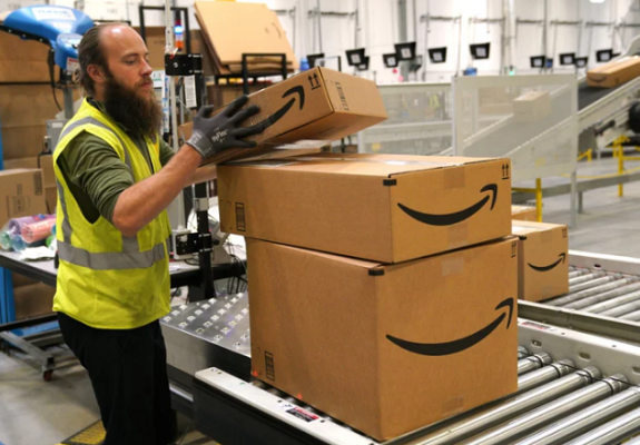 Amazon: Προσφέρει τα δέματα «μέσα» στο σπίτι