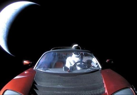 Βιοαπειλή για τον Άρη το Tesla Roadster