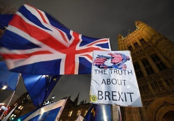 Brexit: Ετοιμάζεται νέα καμπάνια για το Leave