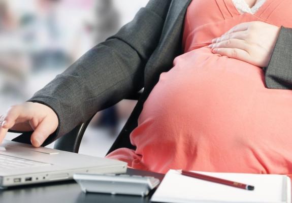 Ομαδικές απολύσεις και έγκυοι εργαζόμενες