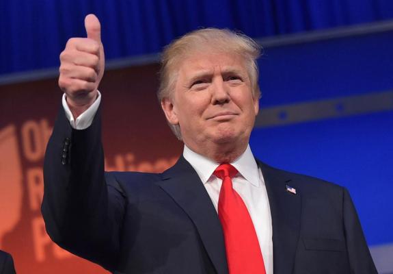 O Trump πιο δημοφιλής από ποτέ- στο 42% η δημοτικότητα του