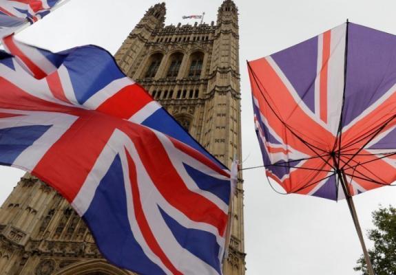 Βρετανία: Eφιάλτης για τις επιχειρήσεις το Brexit