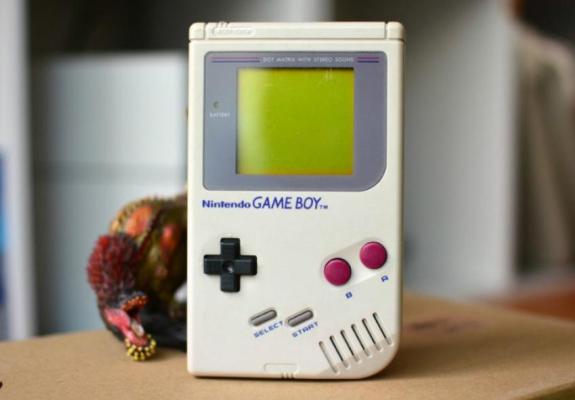 Θήκη που μετατρέπει το κινητό σε Game Boy πατένταρε η Nintendo