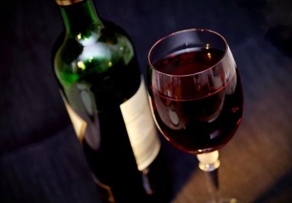Όσοι δεν καταναλώνουν αλκοόλ είναι πιο πιθανό να εμφανίσουν άνοια