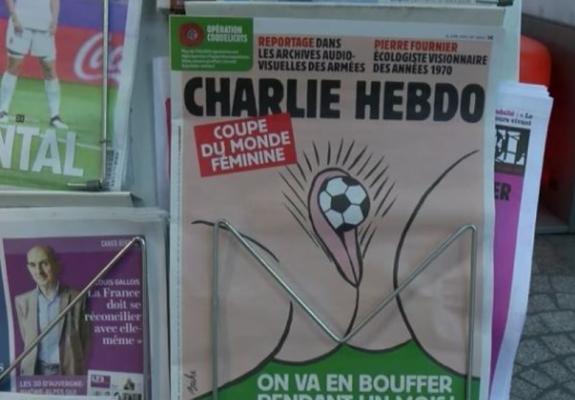 To Charlie Hebdo προκαλεί ξανά με εξώφυλλο