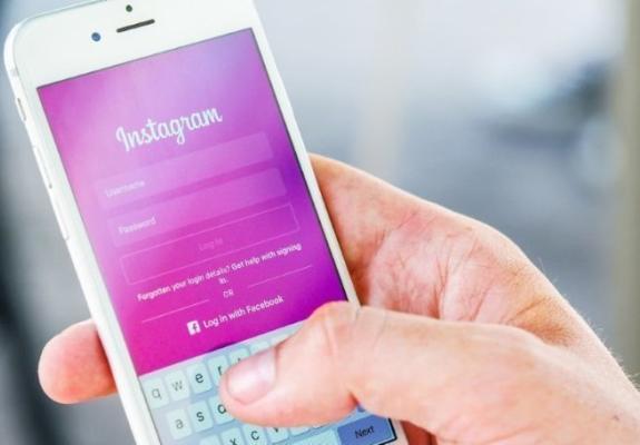 Τα hashtags αποκτούν τη δική τους θέση στα Instagram posts