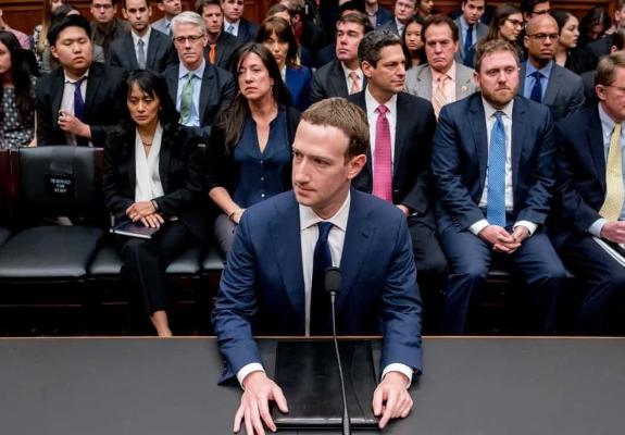 Ομάδες πολιτικών δικαιωμάτων ζητούν την παραίτηση του Zuckerberg