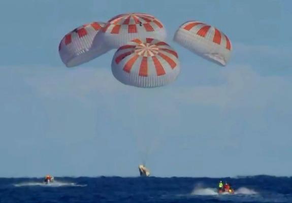 SpaceX: Bέβαιη ότι μπορεί να πραγματοποιεί επανδρωμένες αποστολές