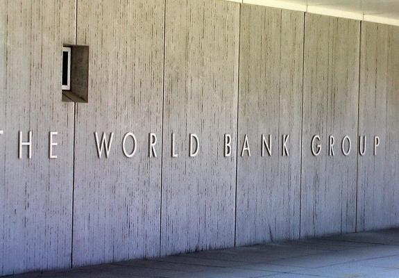 Η Παγκόσμια Τράπεζα λαμβάνει μέτρα ενάντια στην ακραία φτώχεια