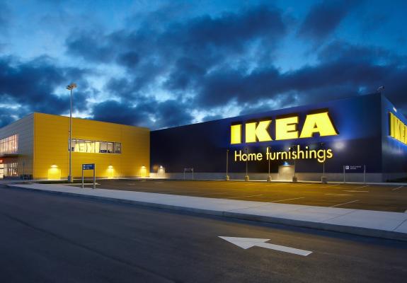 Ξεχάστε τα δαιδαλώδη καταστήματα. Η IKEA ποντάρει πια στο ηλεκτρονικό εμπόριο.