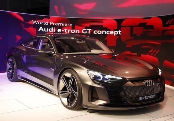 H Audi οδηγεί την ηλεκτροκίνηση στο Davos