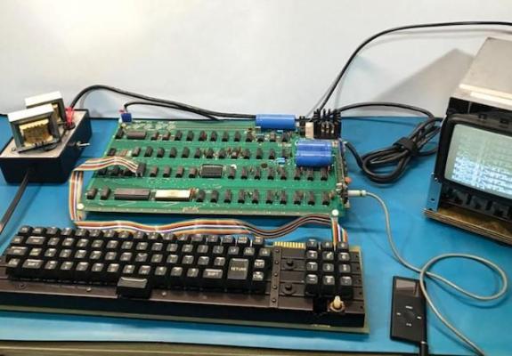 Πωλήθηκε υπολογιστής της Apple του 1976